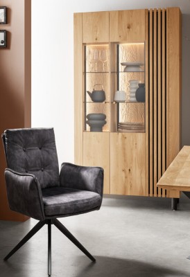 Vitrine-AS-2tuerig-Rillen-Wildeiche-geoelt