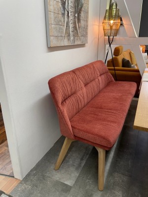 TischBank-Holzgestell-Stehleuchte-Wandbild