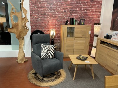 Relaxsessel-Dekoration-Highboard-Sideboard-Wildeiche-Couchtisch