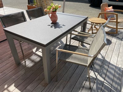 OutdoorTisch-HPLPlatte-SthleSeilgeflecht-OutdoorBeistelltisch