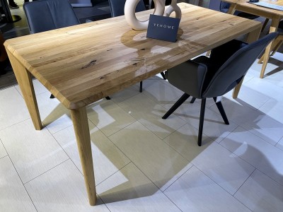 tisch-wildeiche-holzbeine