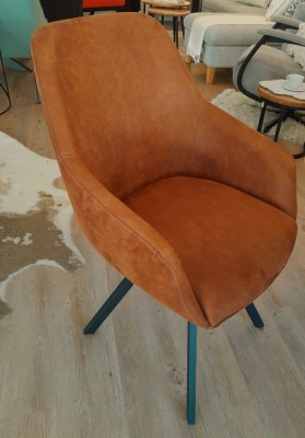 stuhl-nele-Bull-leder-cognac-metallfuss