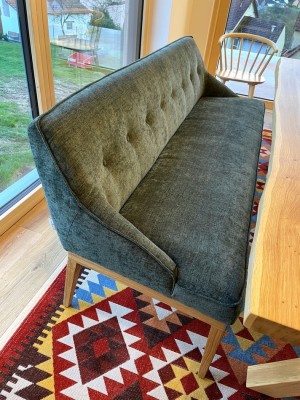tischsofa-grau-holzfsse