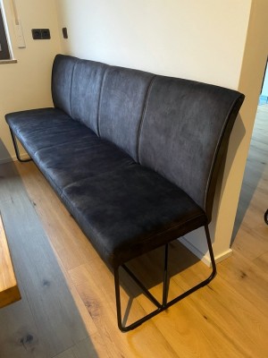 tischsofa-metall-fuss