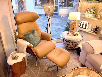 Lounge-Sessel-Clemens-Leder-Schale-Nussbaum