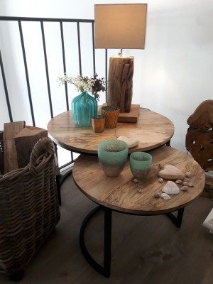 Couchtisch-2Satz-Mangoholz-Eisen-schwarz-Tischlampe-Deko