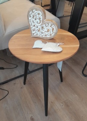 beistelltisch-rund-holz-herz-holz-metall