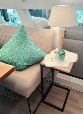 beistelltisch-lampe-mit-hozfuss